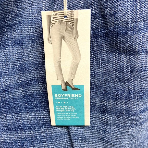 Old Navy Denim - NWT Boyfriend Straight Jeans - Size 14